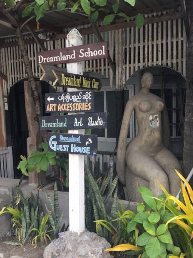 Dreamland Guesthouse 만달레이 외부 사진